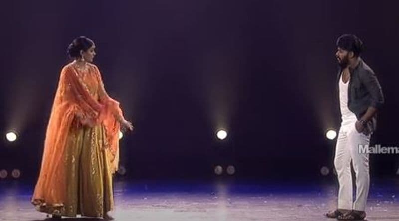 sudigali sudheer as rajinikanth and priyamani as ramya krishna hulchul in dhee show