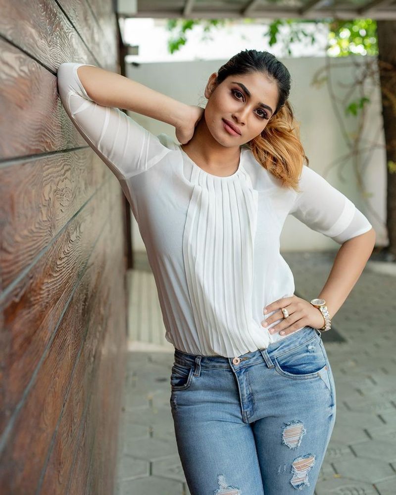shivani got jackpot chance to pair with famous actor