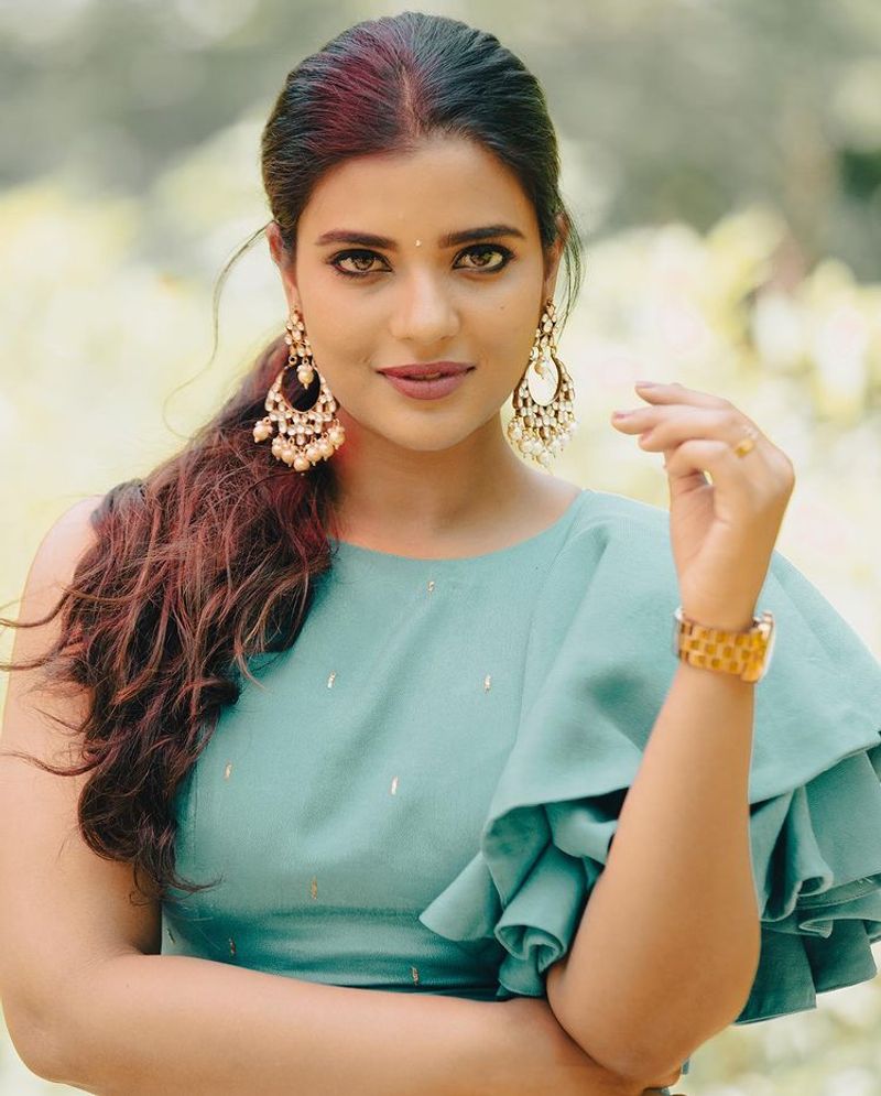 actress aishwarya rajesh latest green color dress hot photos