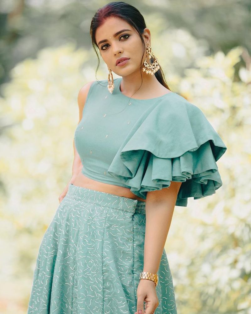 actress aishwarya rajesh latest green color dress hot photos