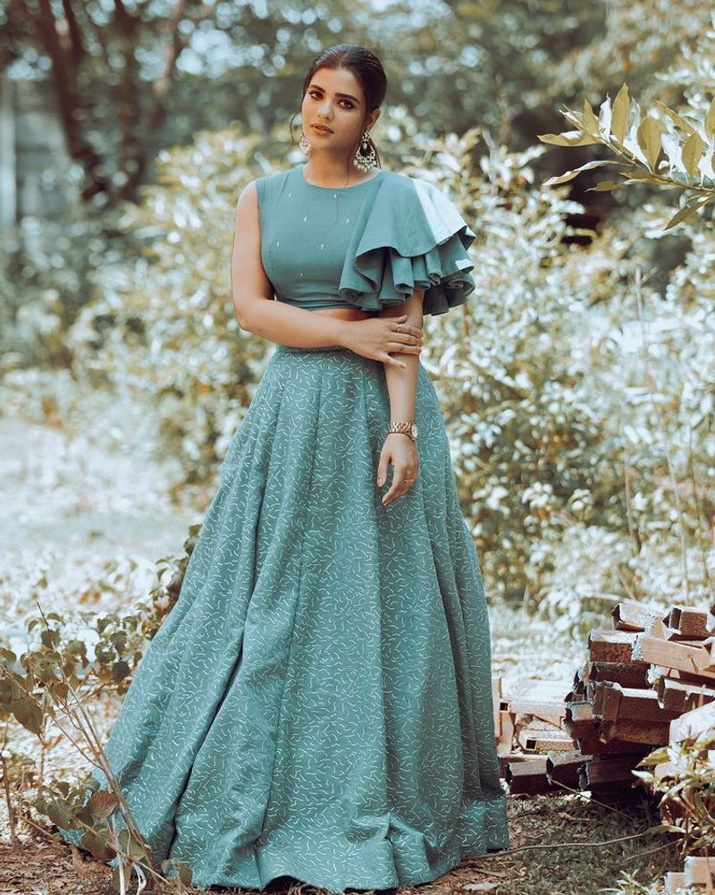 actress aishwarya rajesh latest green color dress hot photos