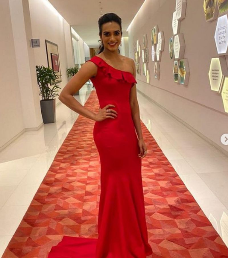 PV Sindhu Knows How To Win Hearts Not Just With Her Game But With Her Style Too dpl