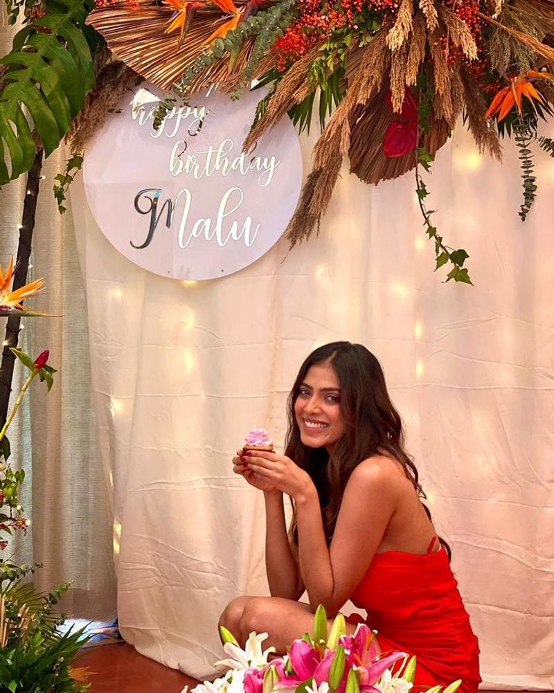 malavika mohanan hot birthday celebration viral photos