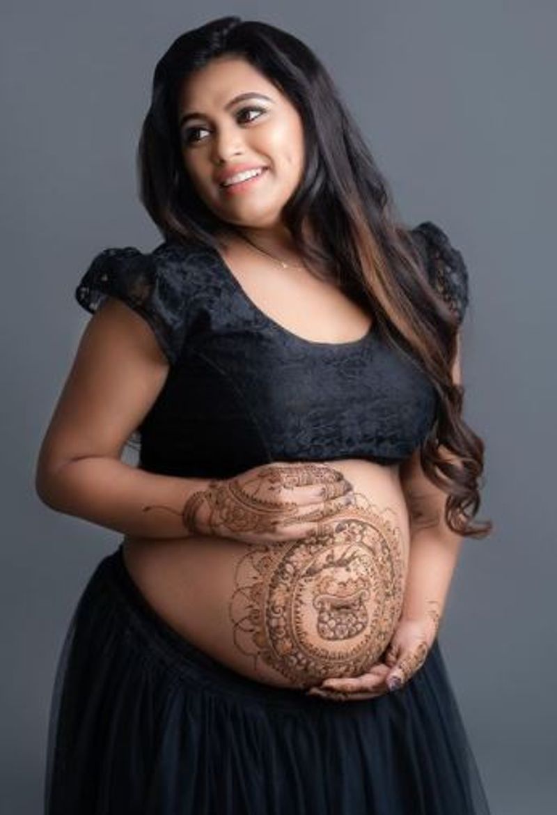 Actress Farina Azad pregnancy photoshoot vcs