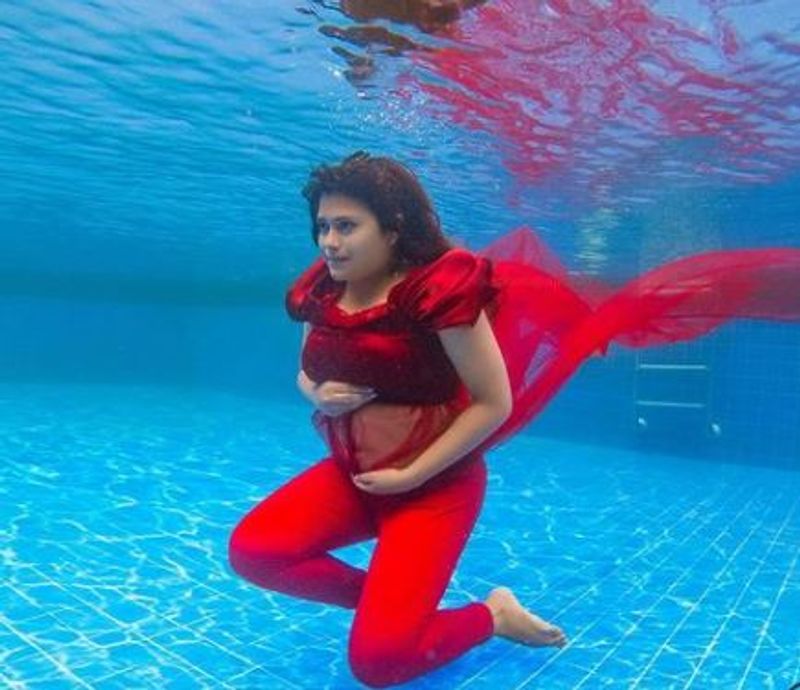 Actress Farina Azad pregnancy photoshoot vcs