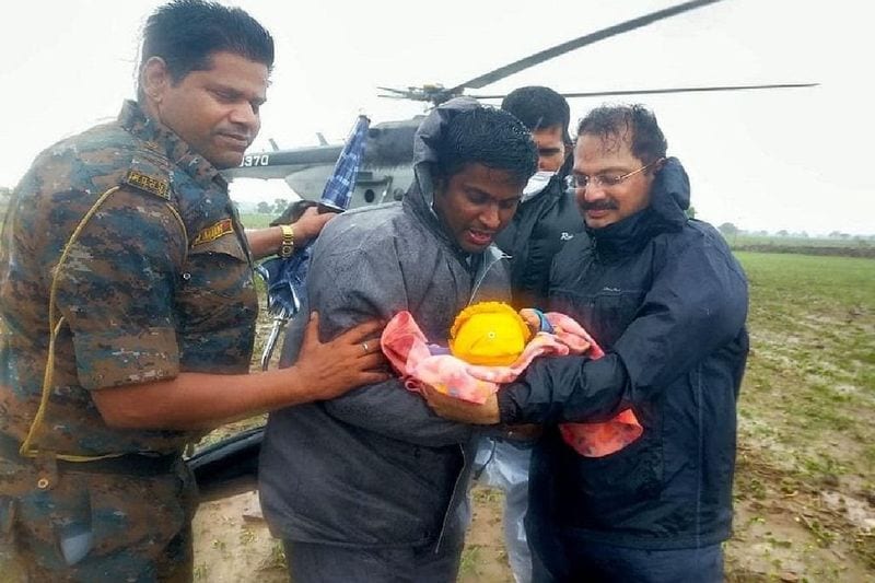 madhya pradesh heavy rains and flood rescue operation touching picture