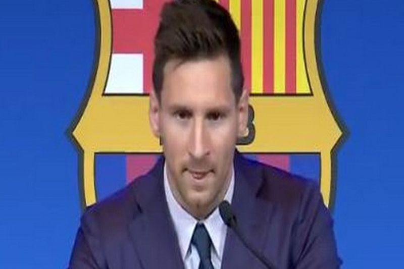 8 crore auction price of the tissue used by Messi to wipe tears at Barcelona's farewell ceremony spb