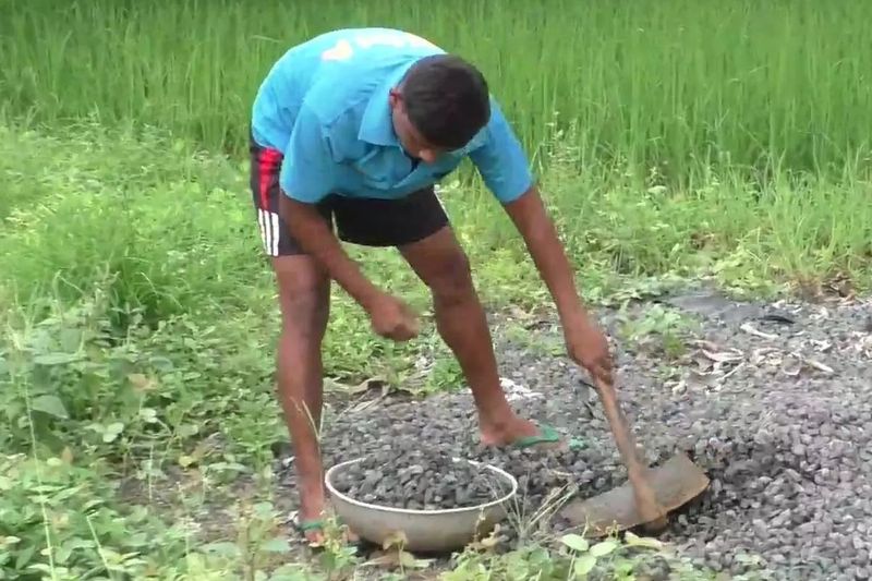 blind cricket world cup winner player naresh tumda now works as labour for rs 250 daily