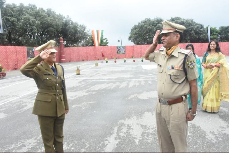Dehradun inspector father salutes commander officer daughter in ITBP passing out parade