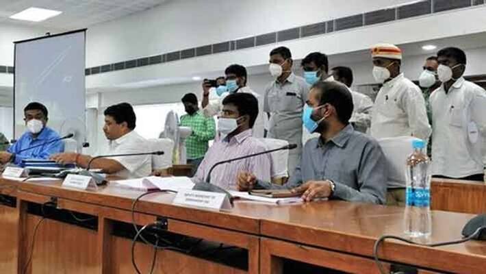 In whose hands did the money due to the government go? minister Palanivel Thiagarajan In whose hands did the money due to the government go? minister Palanivel Thiagarajan