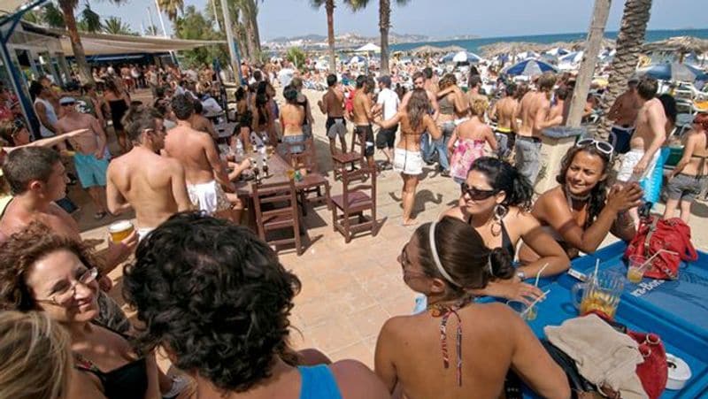 Spain man get his two fingers amputated due to a spider bite in Ibiza