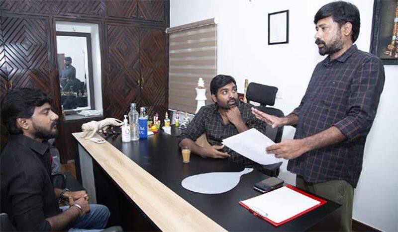 vijayasethupathi joint hands with Dindugal lioni son movie