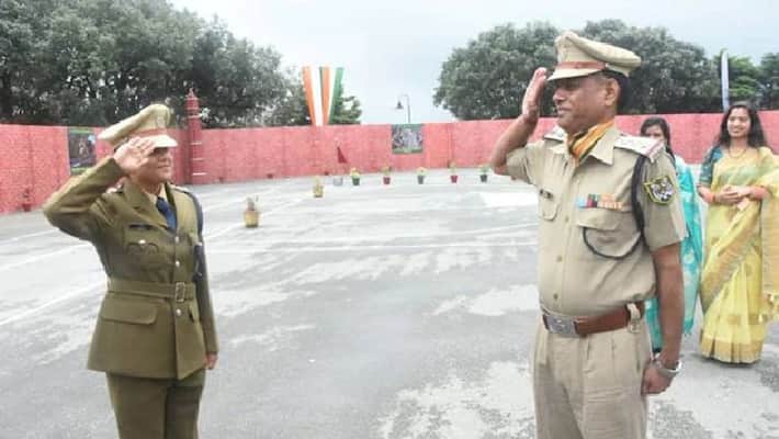 ITBP Inspector salutes his officer daughter ITBP Inspector salutes his officer daughter