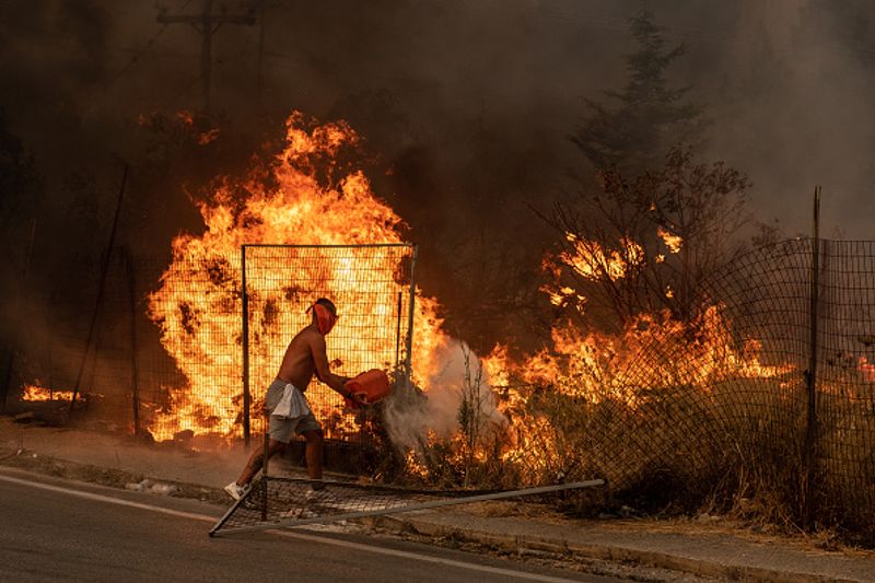 Wildfires spread over five continents