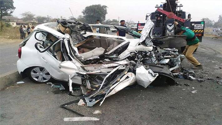 Nitin Gadkari wondered why vehicle manufactures are not thinking about the safety of people using economy cars in India Nitin Gadkari wondered why vehicle manufactures are not thinking about the safety of people using economy cars in India