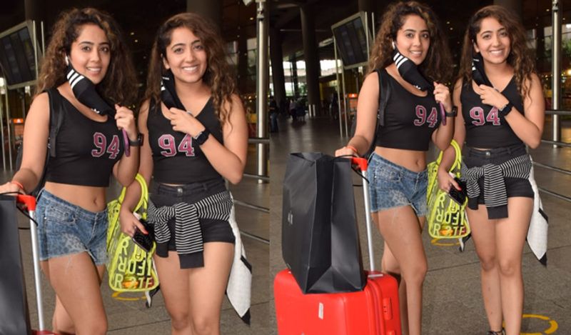 Celebs Spotted, Kiara Advani gets gift from fans, Sara Ali Khan seen in shorts