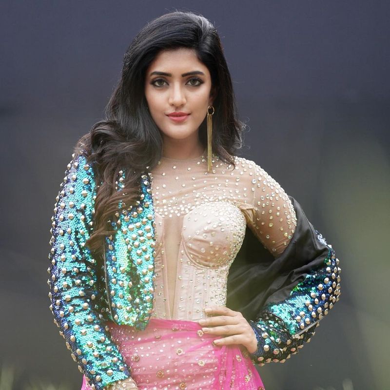 Ravishing beauty eesha rebba mind blowing photo shoot hot pics goes viral