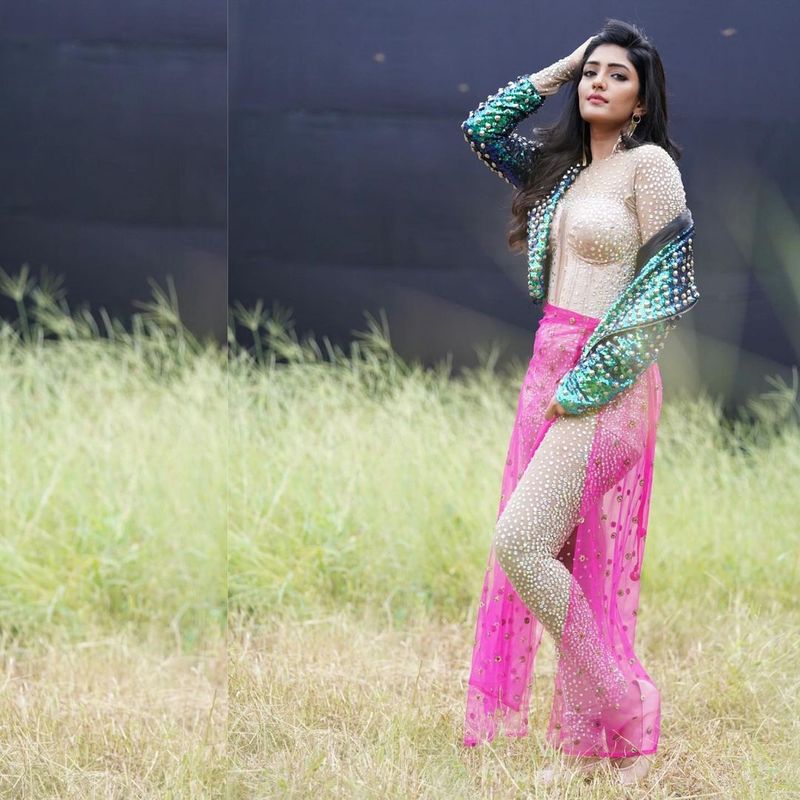 Ravishing beauty eesha rebba mind blowing photo shoot hot pics goes viral