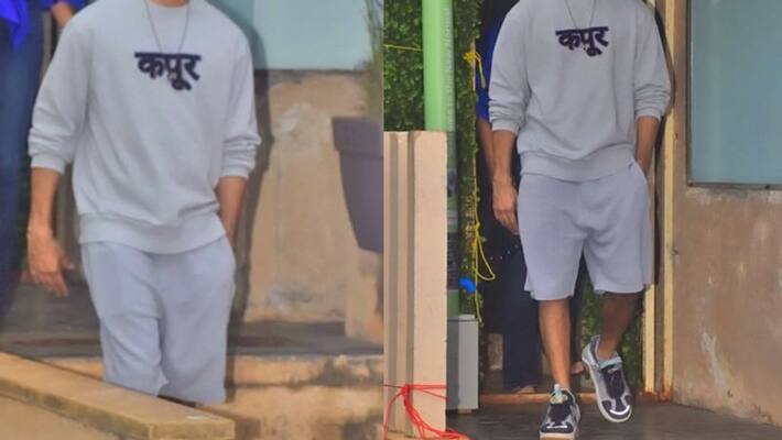 This star wearing Kapoor tshirt needs no introduction, do you know who is he This star wearing Kapoor tshirt needs no introduction, do you know who is he