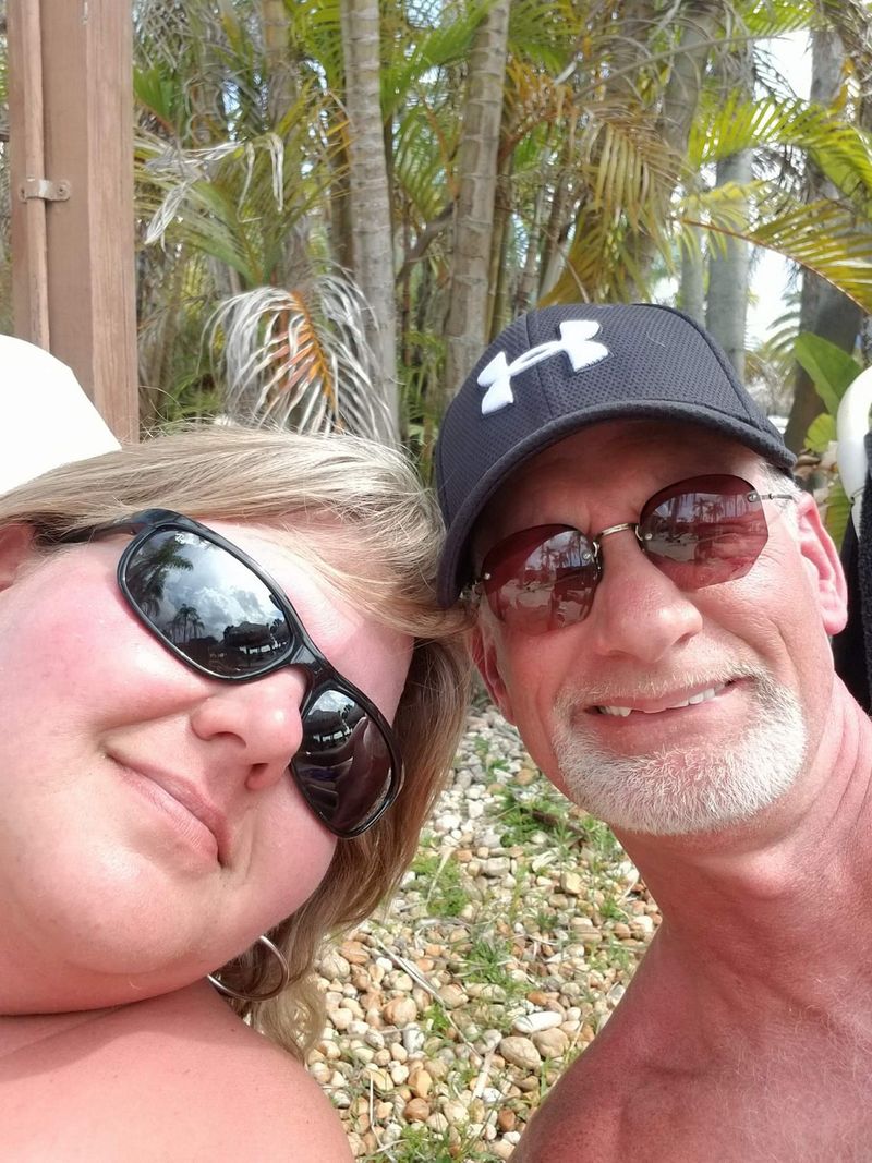 naturist couples who live without cloths