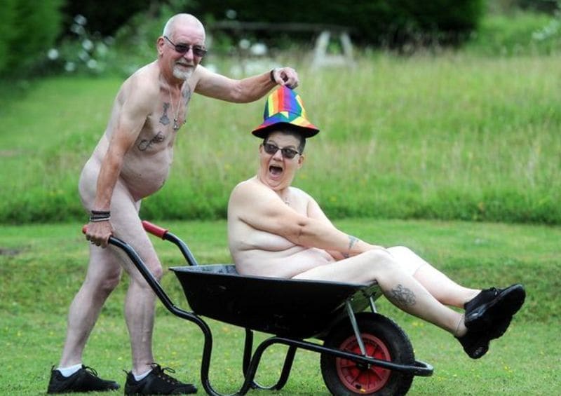 naturist couples who live without cloths