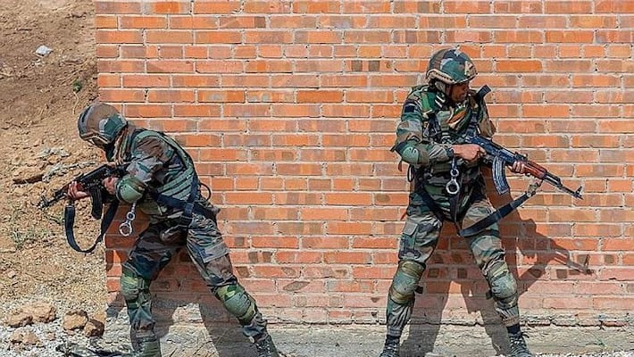 Two terrorists killed in gunfight in Jammu and Kashmir, incriminating evidence recovered bpsb Two terrorists killed in gunfight in Jammu and Kashmir, incriminating evidence recovered bpsb