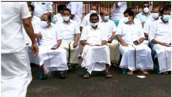 opposition makes symbolic assembly outside kerala assembly opposition makes symbolic assembly outside kerala assembly