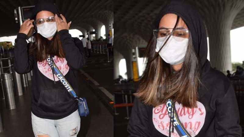 Kareena Kapoor looked angry as she was spotted with her sister Karisma Kapoor