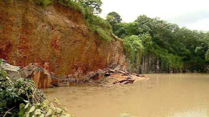 Waterlogging of quarries in Srikantapuram as a threat to the locals Waterlogging of quarries in Srikantapuram as a threat to the locals