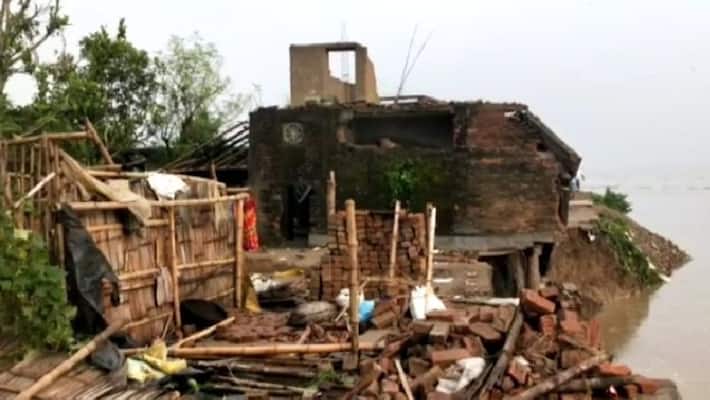 Houses and lands are being submerged in the Ganges erosion bpsb Houses and lands are being submerged in the Ganges erosion bpsb