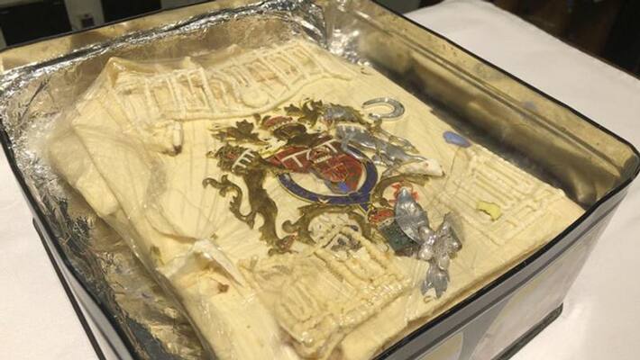 Princess Diana and Prince Charles wedding cake piece sold for Rs 1.9 lakh Princess Diana and Prince Charles wedding cake piece sold for Rs 1.9 lakh
