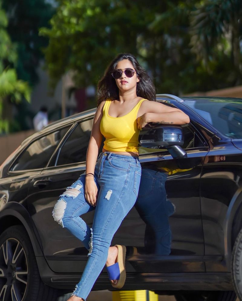 Bigg Boss 2 fame Deepth sunaina's latest photo shoot