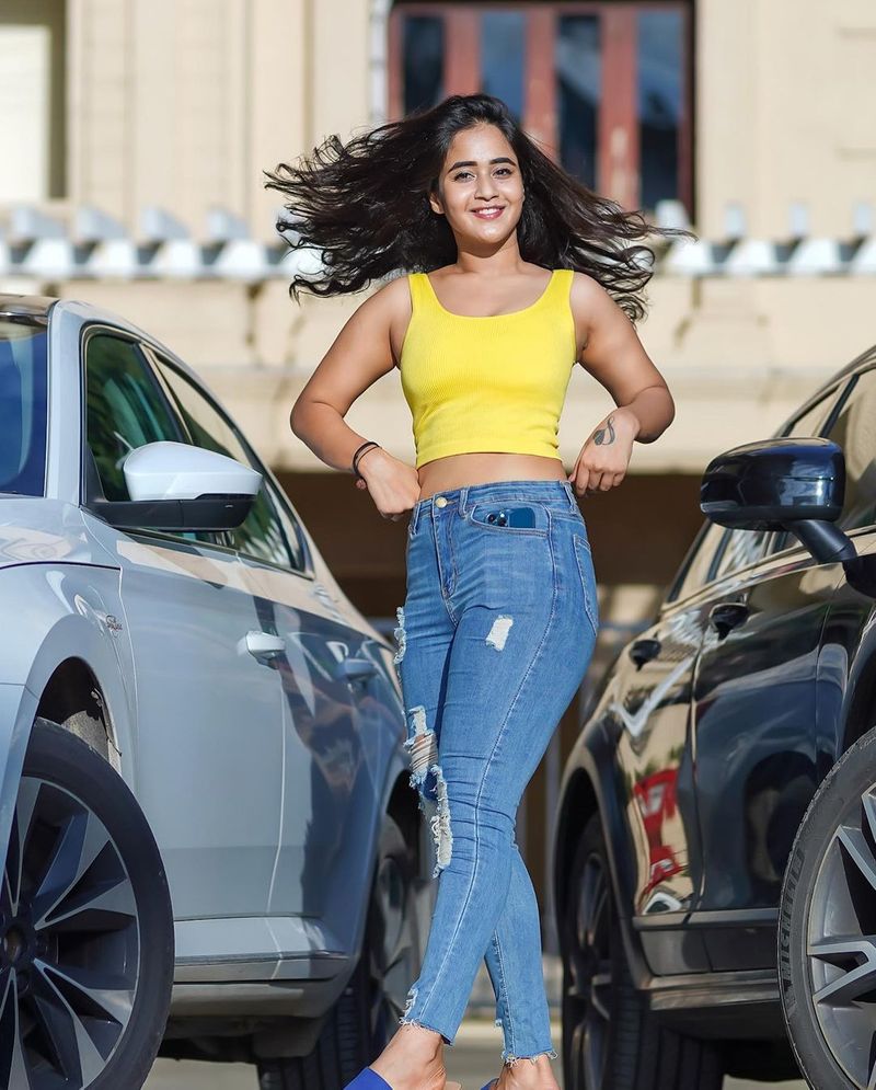 Bigg Boss 2 fame Deepth sunaina's latest photo shoot