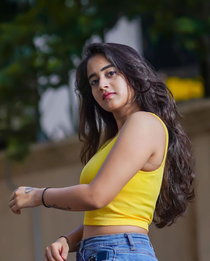 Bigg Boss 2 fame Deepth sunaina's latest photo shoot