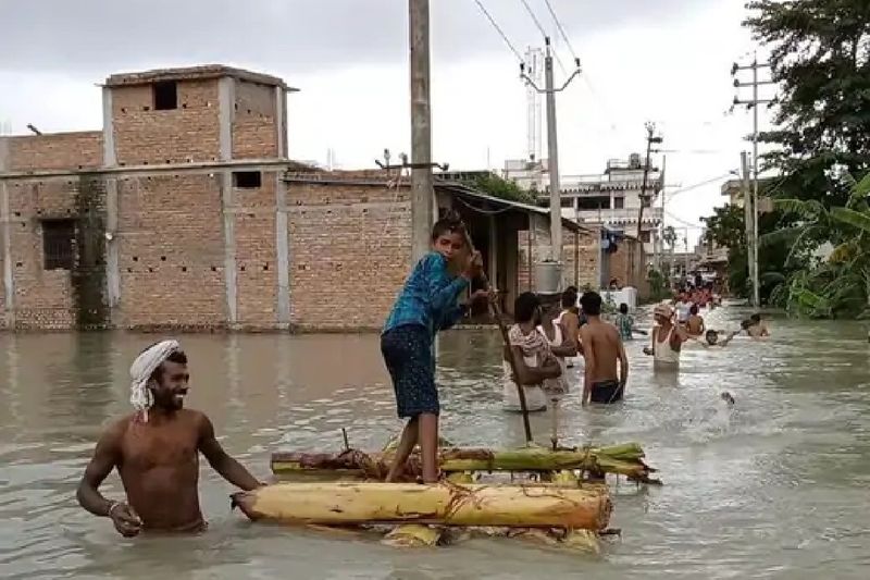 Bihar crematorium submerged in water due to flooded Ganga river