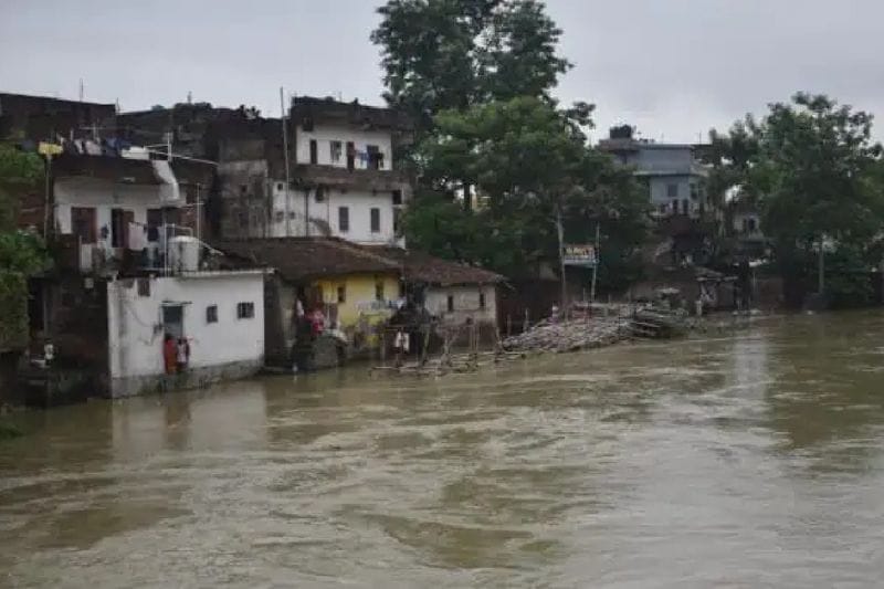 Bihar crematorium submerged in water due to flooded Ganga river