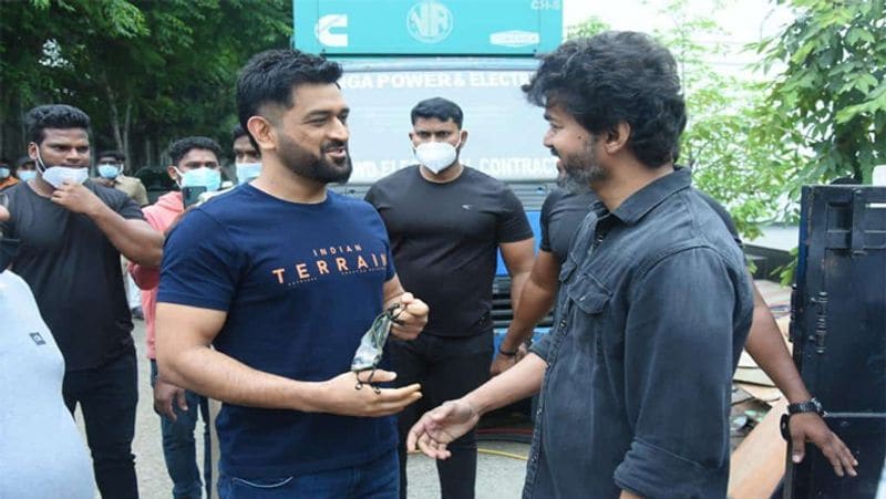 MS Dhoni Meets Actor Vijay In Chennai, see how Social Media reacts when Master And The Blaster get together