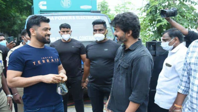 MS Dhoni Meets Actor Vijay In Chennai, see how Social Media reacts when Master And The Blaster get together