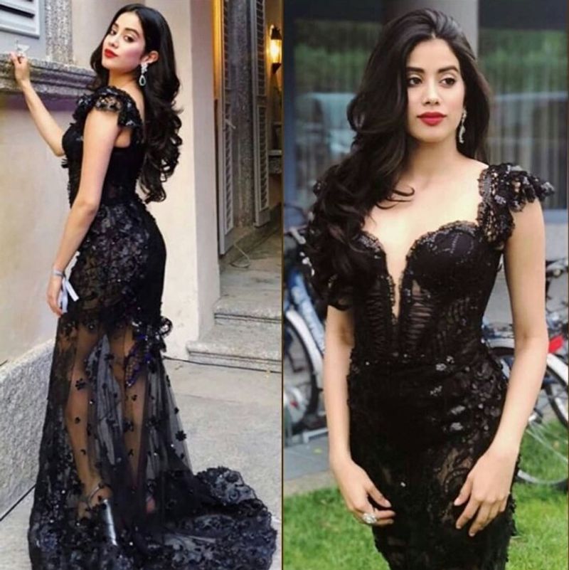 sridevi daugher janhvi kapoor top hot show mesmerizing netizens fall with her glamour
