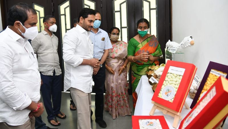cm jagan conducted review meeting on Horticulture and Sericulture