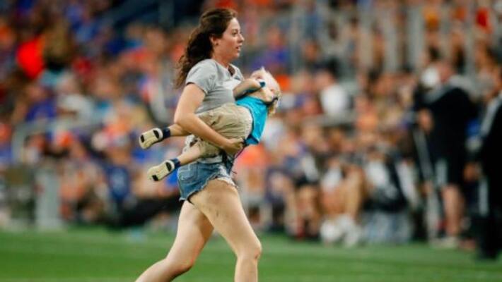 Mother Chase 2 years son into the field during major league soccer match, video goes viral spb Mother Chase 2 years son into the field during major league soccer match, video goes viral spb