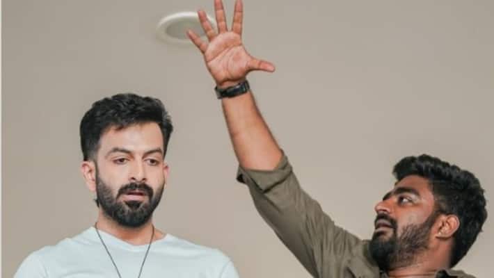 Artist Prithviraj share a photo with Abhinand Ramanujam Artist Prithviraj share a photo with Abhinand Ramanujam