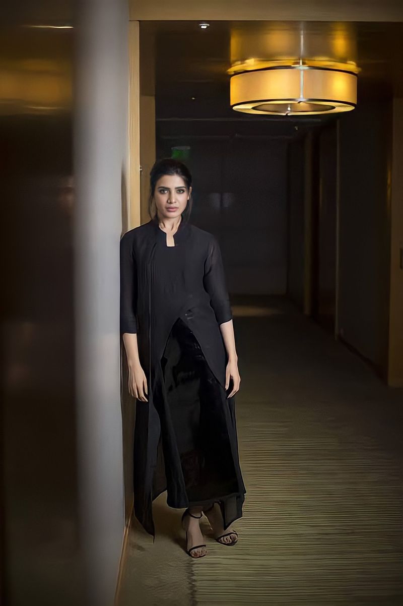 samantha shared single photo its viral with mind blow