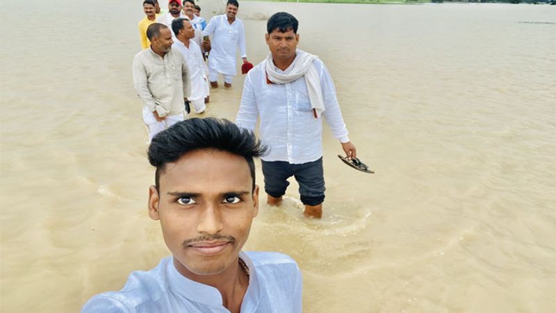 Politics on floods in India, shameful pictures viral on social media