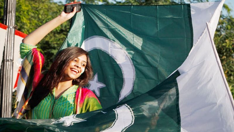 Pakistan Independence Day: See 8 weird photos of celebration on 14th August