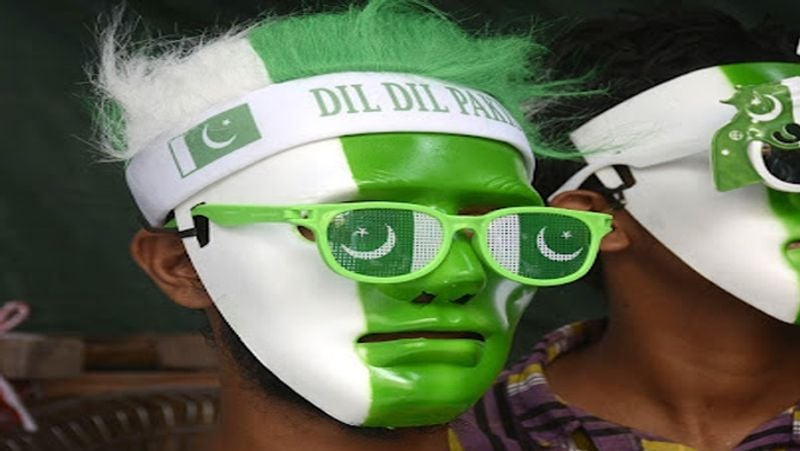 Pakistan Independence Day: See 8 weird photos of celebration on 14th August