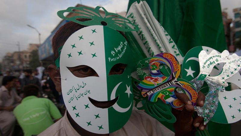 Pakistan Independence Day: See 8 weird photos of celebration on 14th August