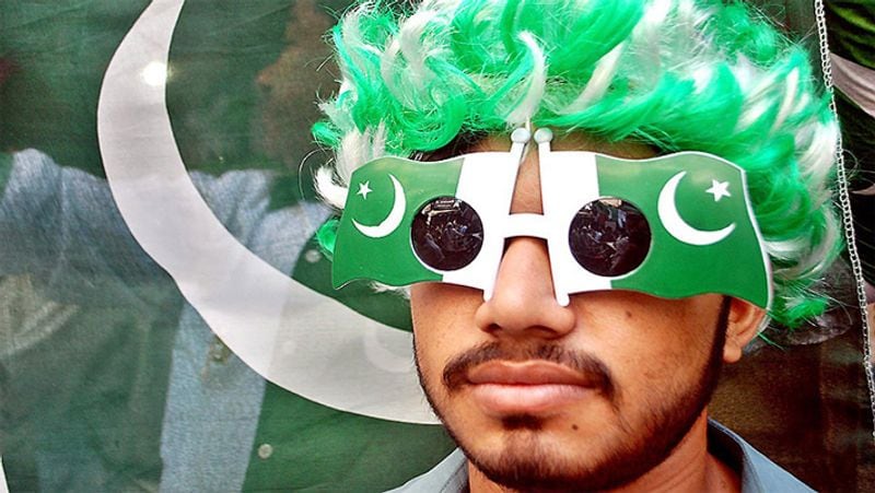 Pakistan Independence Day: See 8 weird photos of celebration on 14th August