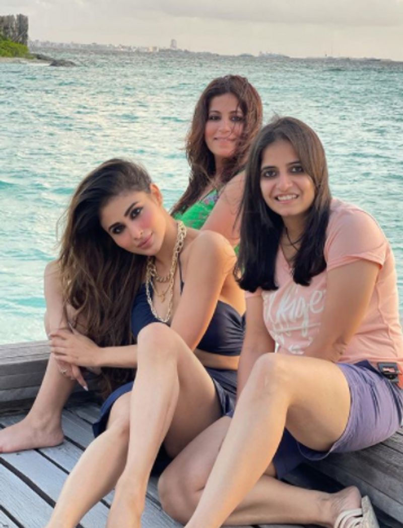Artist Mouni Roy share her photo