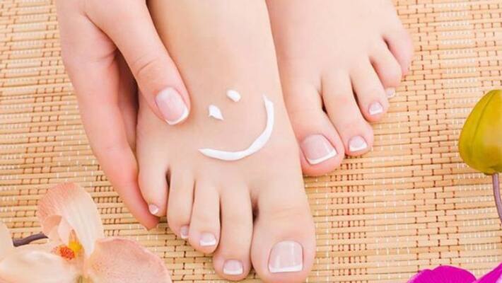 Massage your feet with mustard oil daily to get these benefits bsm Massage your feet with mustard oil daily to get these benefits bsm